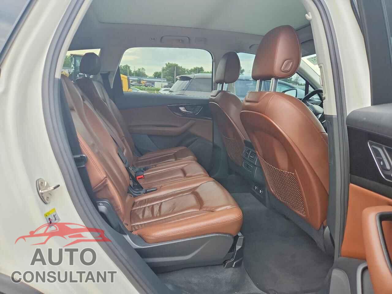 AUDI Q7 2018 - WA1AAAF76JD005400
