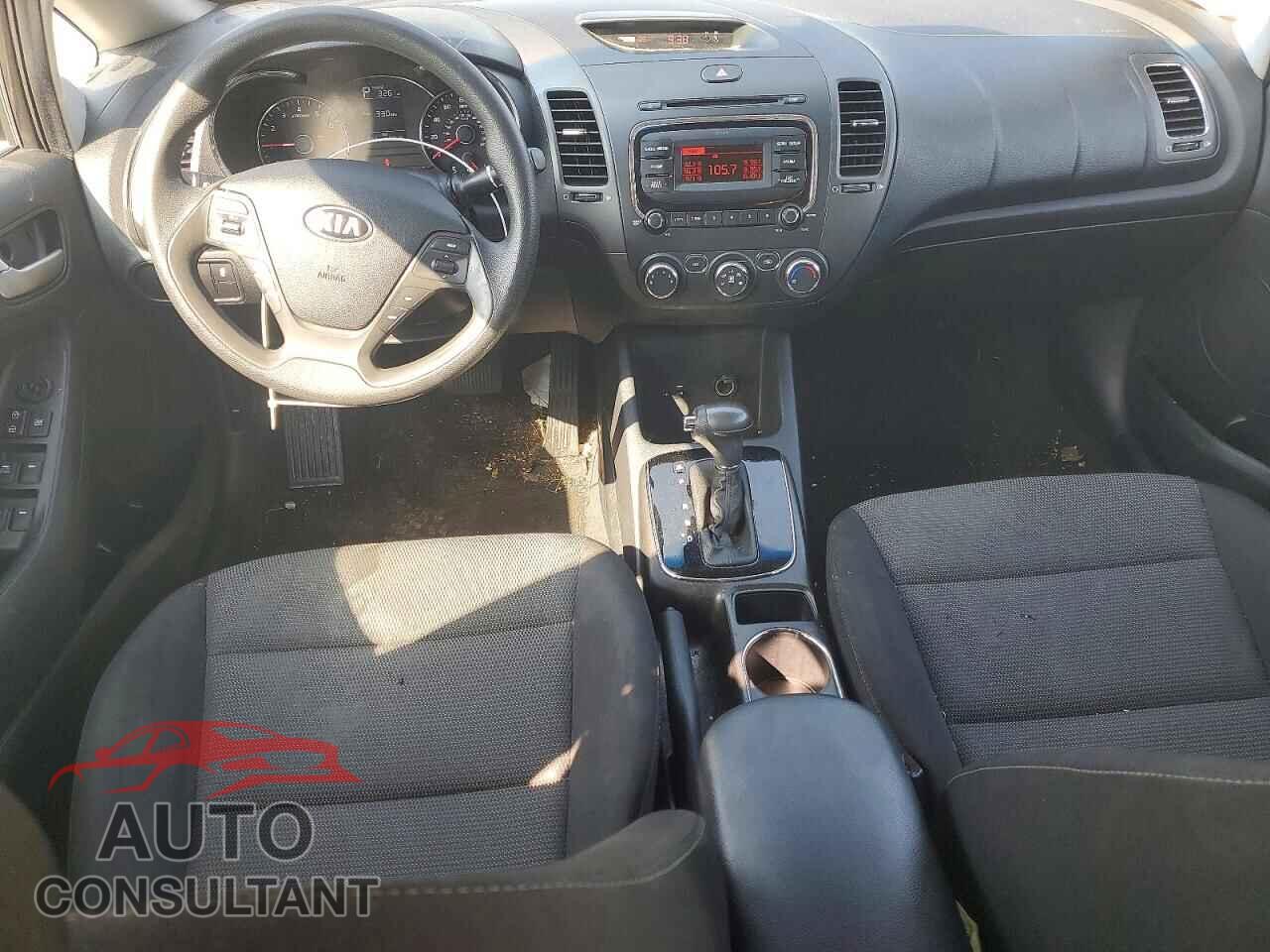 KIA FORTE 2017 - 3KPFK4A74HE039149