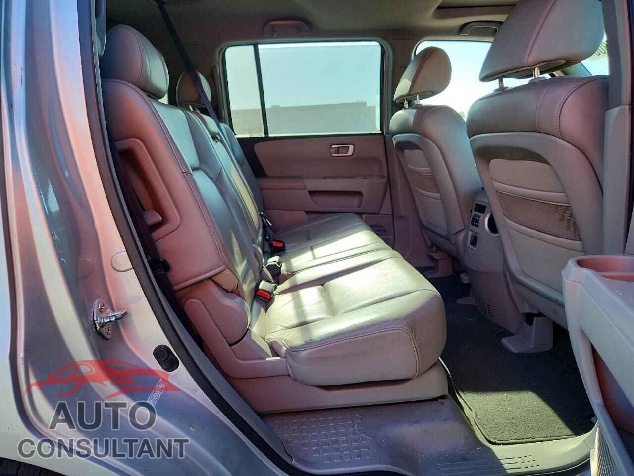 HONDA PILOT 2009 - 5FNYF38589B014116