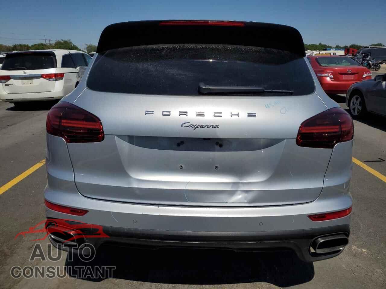 PORSCHE CAYENNE 2016 - WP1AA2A21GLA03607