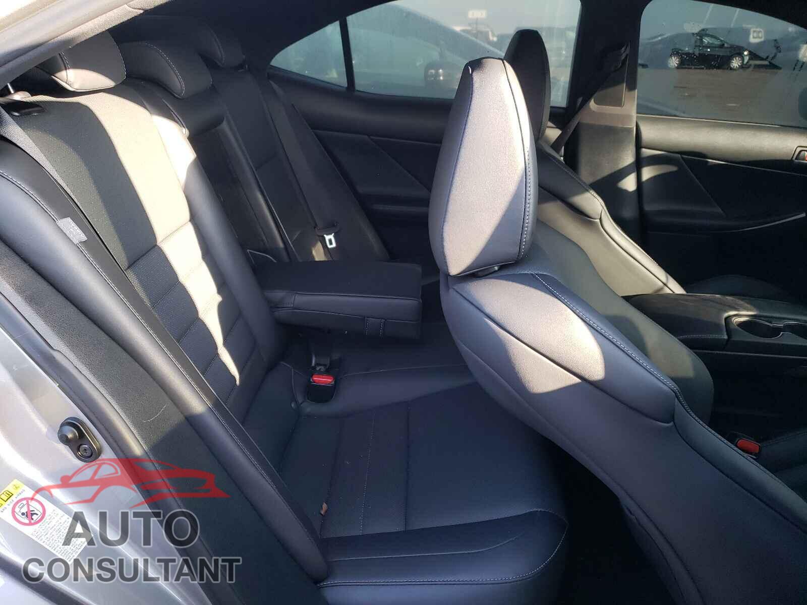 LEXUS IS 2017 - JTHBA1D20H5053706