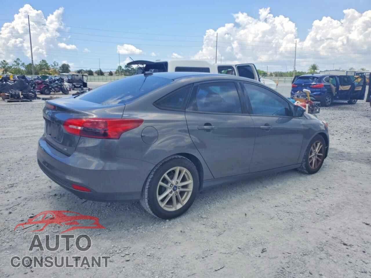 FORD FOCUS 2017 - 1FADP3F25HL302195
