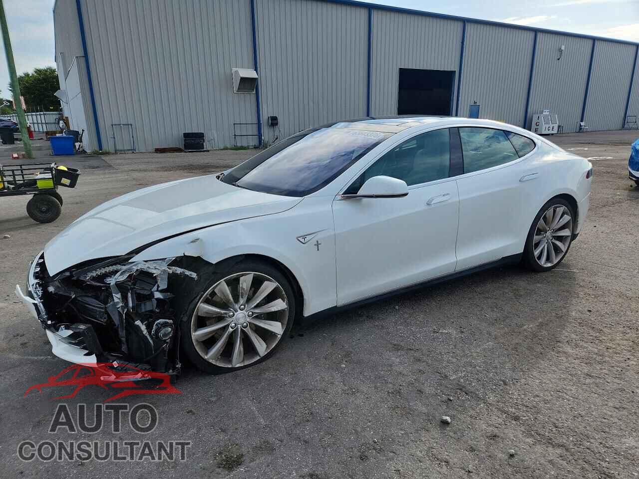 TESLA MODEL S 2016 - 5YJSA1E28GF131209