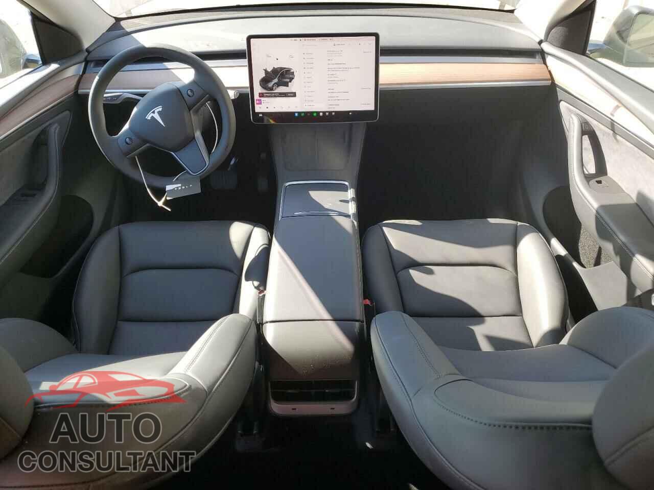 TESLA MODEL Y 2024 - 7SAYGDEE9RF070673