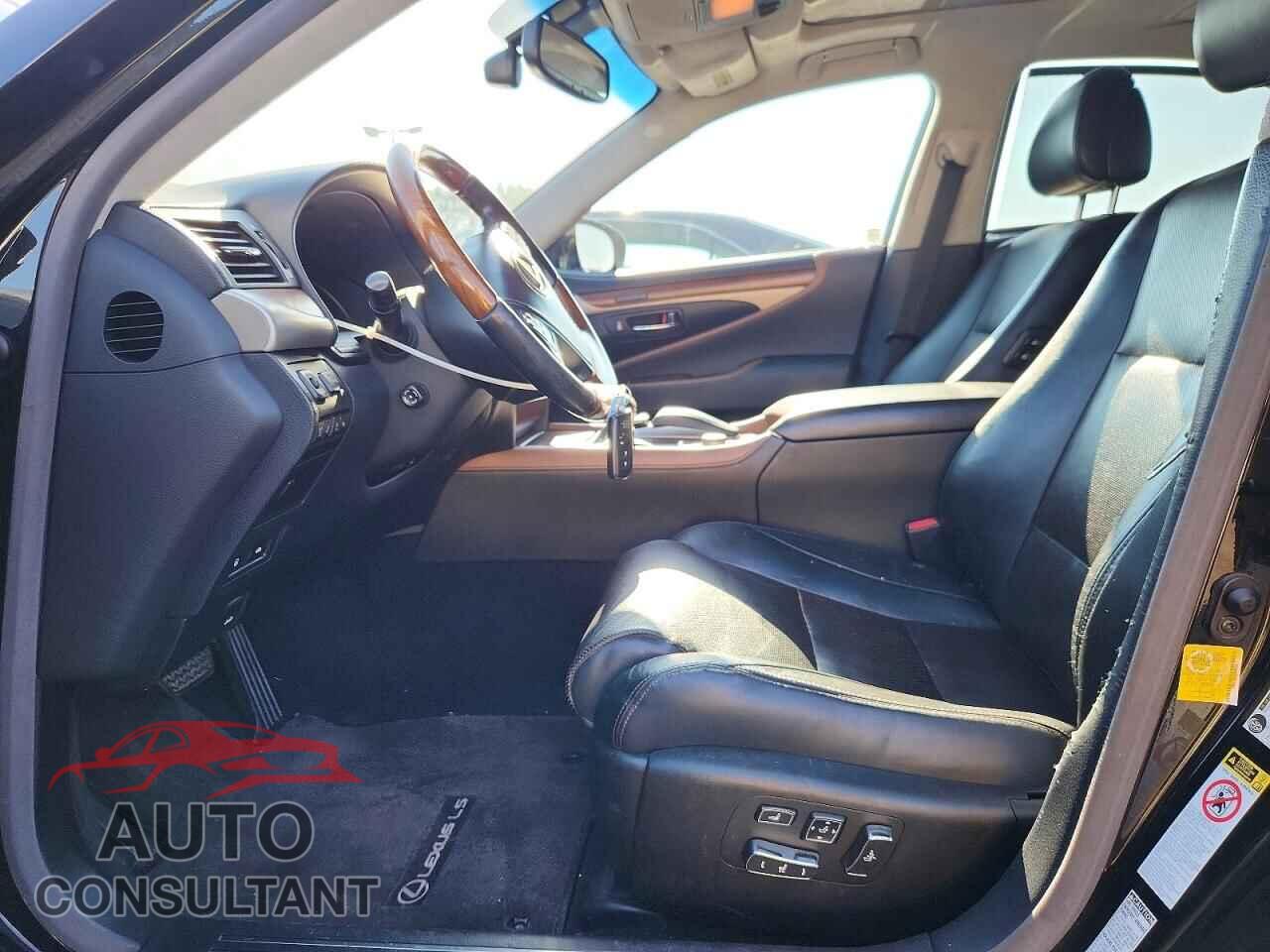 LEXUS LS460 2013 - JTHCL1EF5D5018427