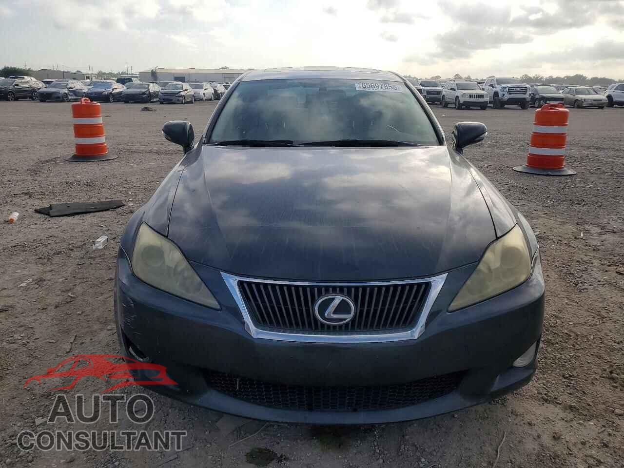 LEXUS IS 2009 - JTHBK262495095510