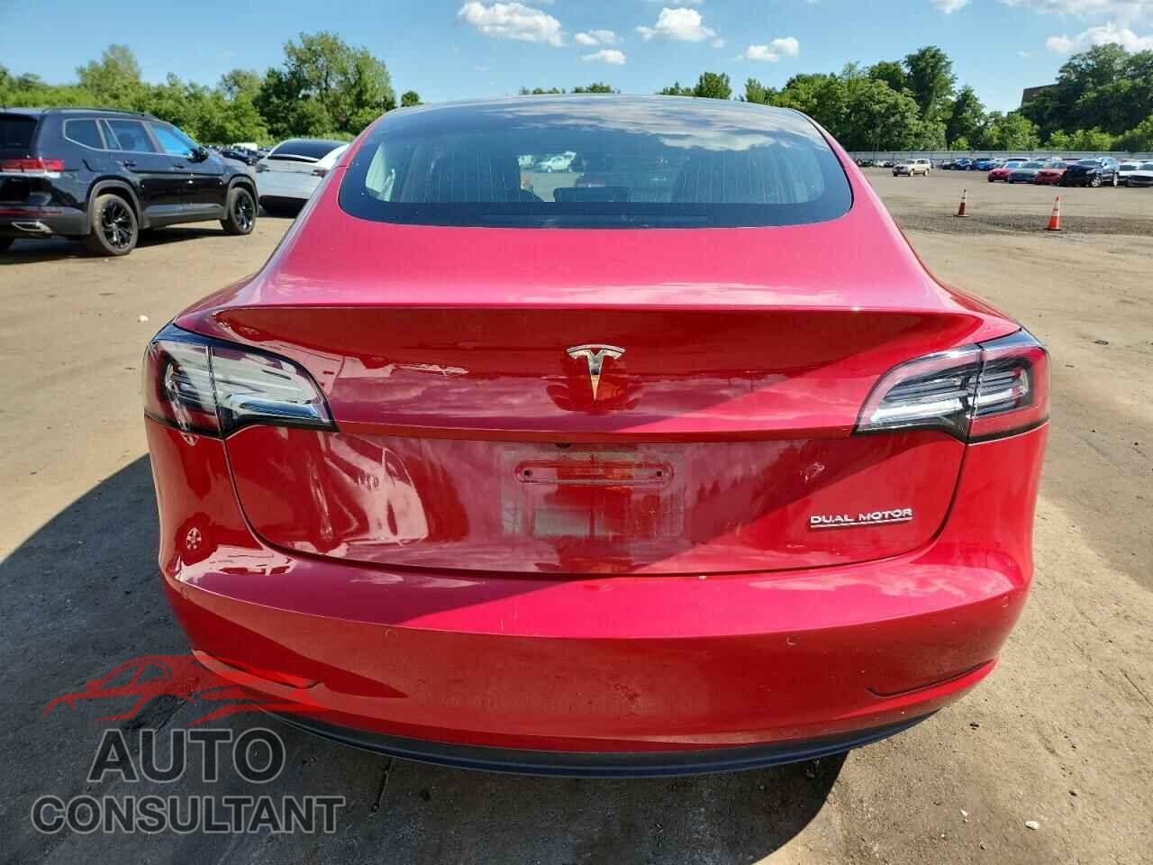 TESLA MODEL 3 2018 - 5YJ3E1EB2JF094321