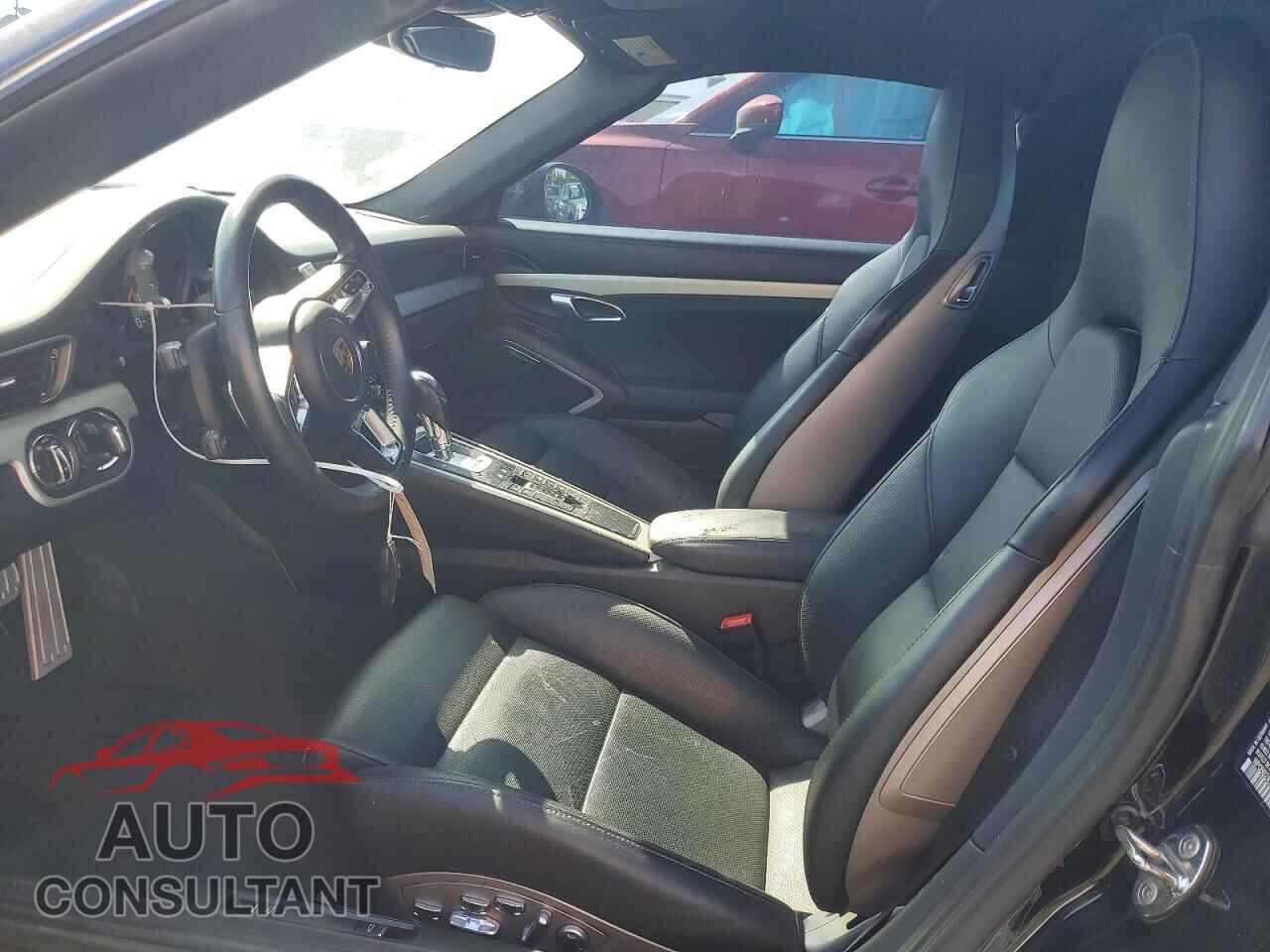 PORSCHE 911 2017 - WP0BB2A92HS136609