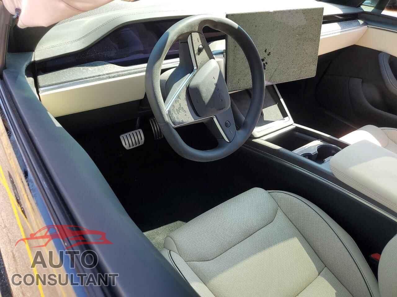 TESLA MODEL S 2023 - 5YJSA1E6XPF522008