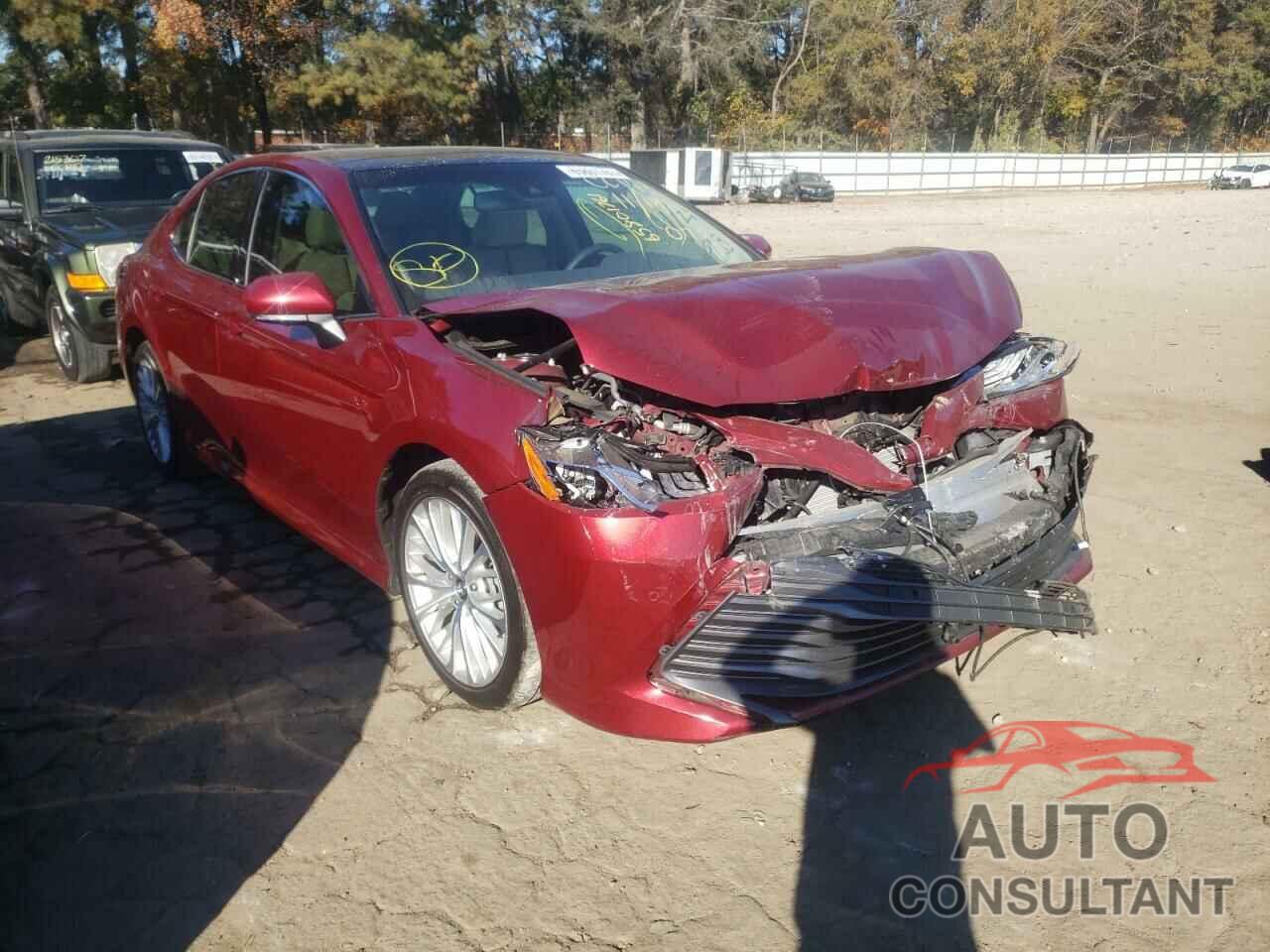 TOYOTA CAMRY 2018 - 4T1B11HK8JU520793