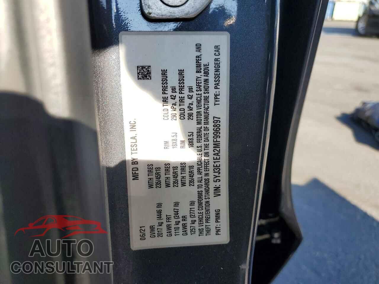 TESLA MODEL 3 2021 - 5YJ3E1EA2MF996897