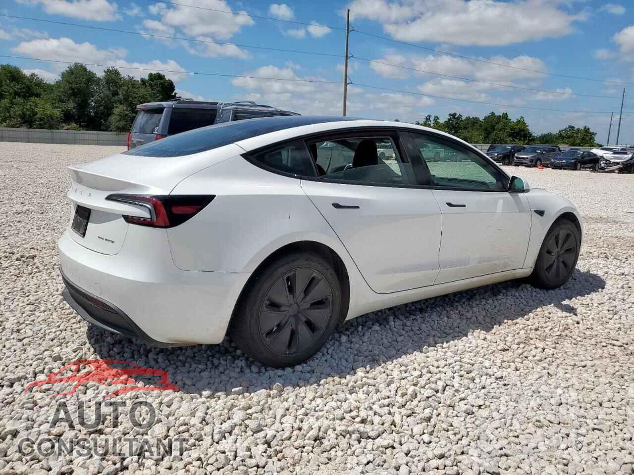 TESLA MODEL 3 2024 - 5YJ3E1EBXRF815139