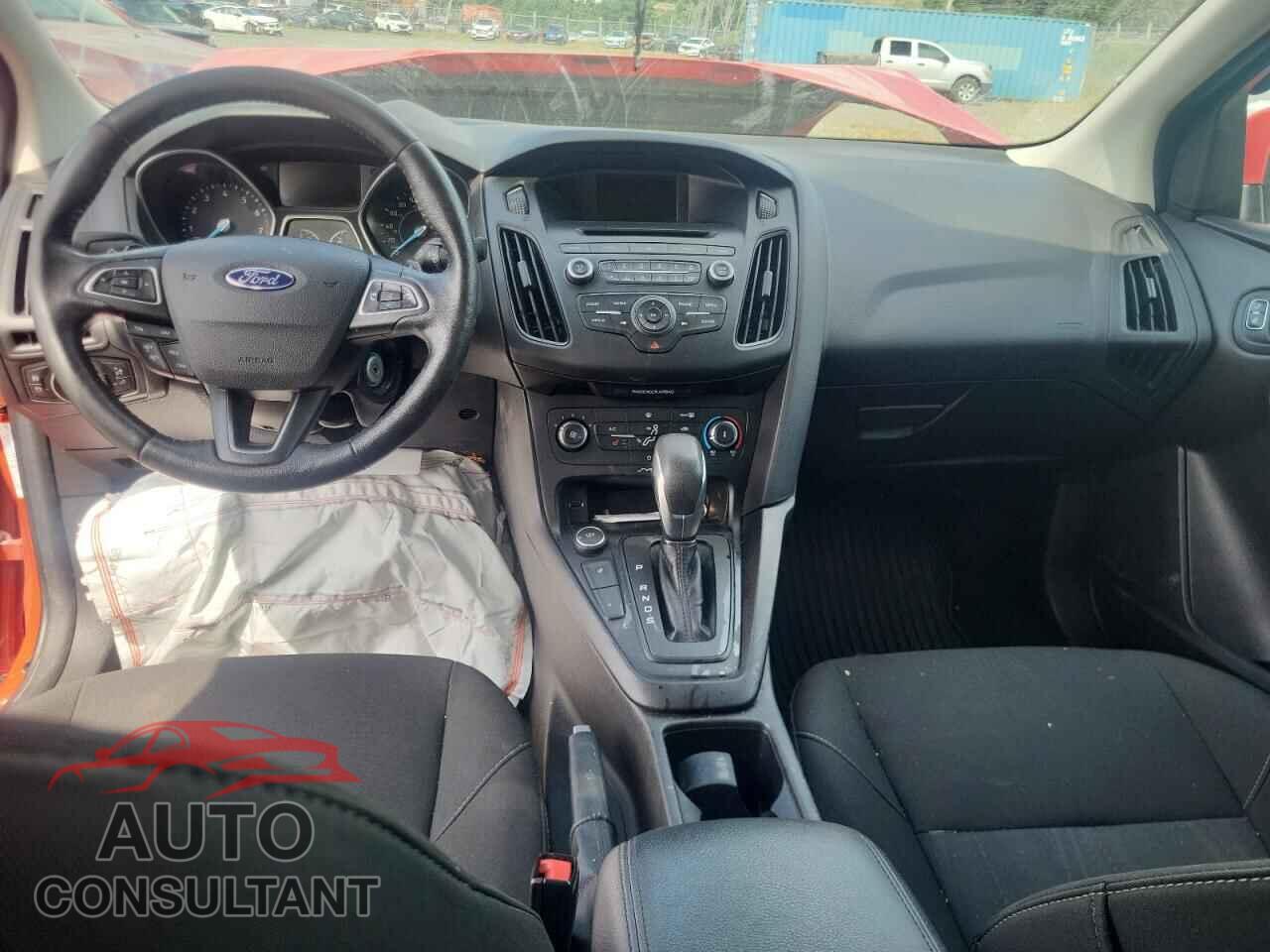 FORD FOCUS 2017 - 1FADP3F28HL334865