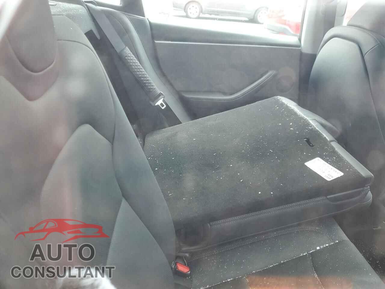 TESLA MODEL 3 2024 - 5YJ3E1EA3RF734927