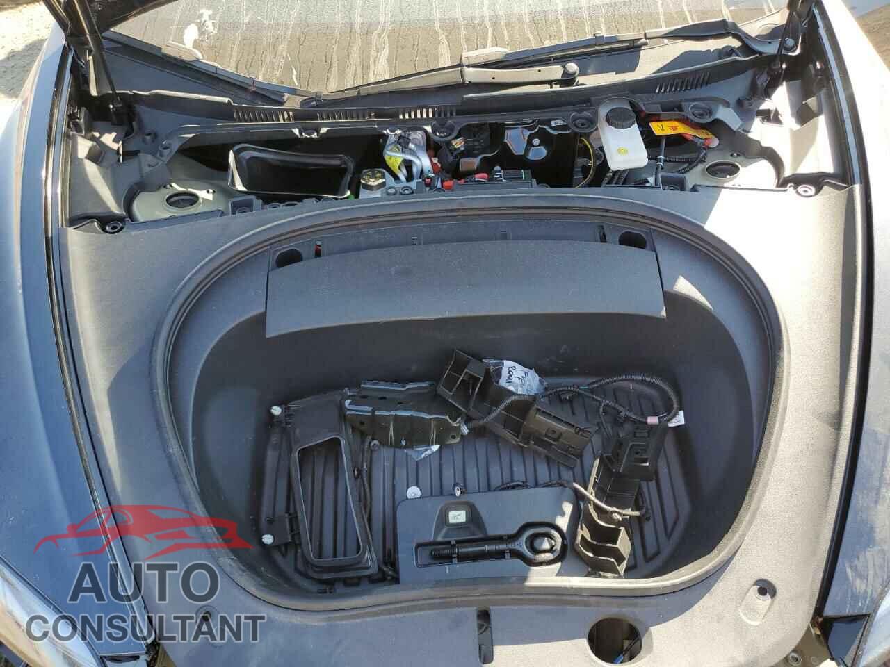 TESLA MODEL 3 2024 - 5YJ3E1EB2RF739366