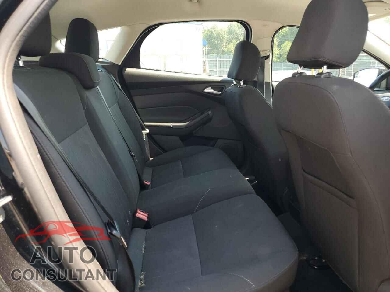 FORD FOCUS 2015 - 1FADP3K28FL303943