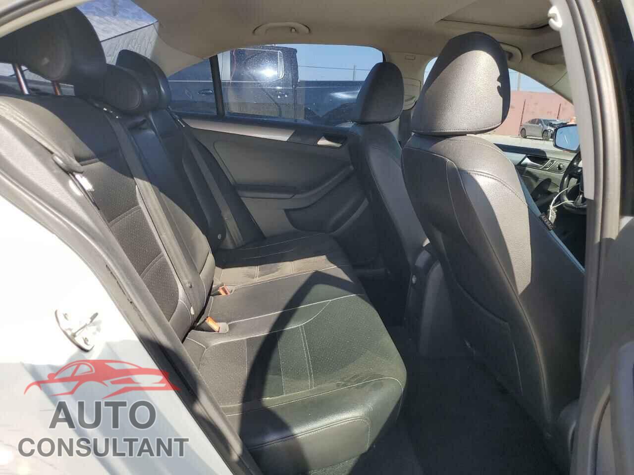 VOLKSWAGEN JETTA 2017 - 3VWDB7AJ7HM390628