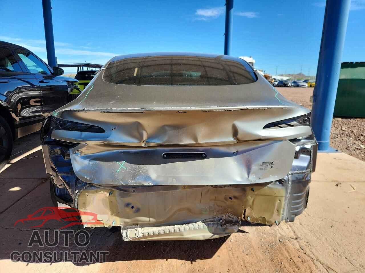 TESLA MODEL 3 2024 - 5YJ3E1ET3RF831739