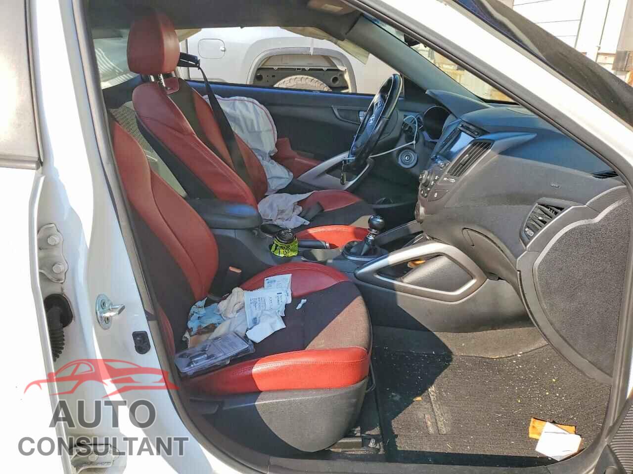 HYUNDAI VELOSTER 2015 - KMHTC6AE3FU239301