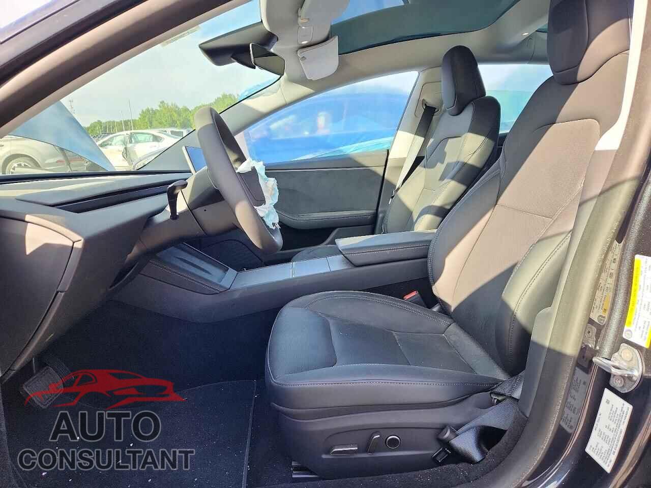 TESLA MODEL 3 2026 - 5YJ3E1EB0TF214801