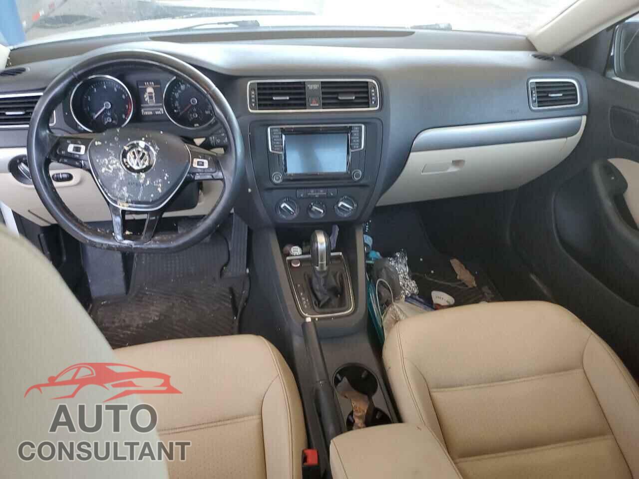 VOLKSWAGEN JETTA 2017 - 3VWDB7AJ9HM258387