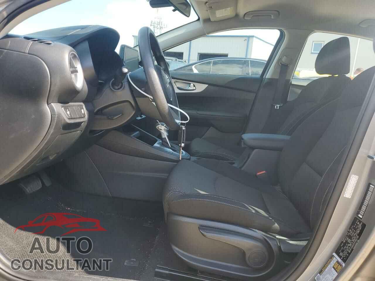 KIA FORTE 2023 - 3KPF24AD5PE589738