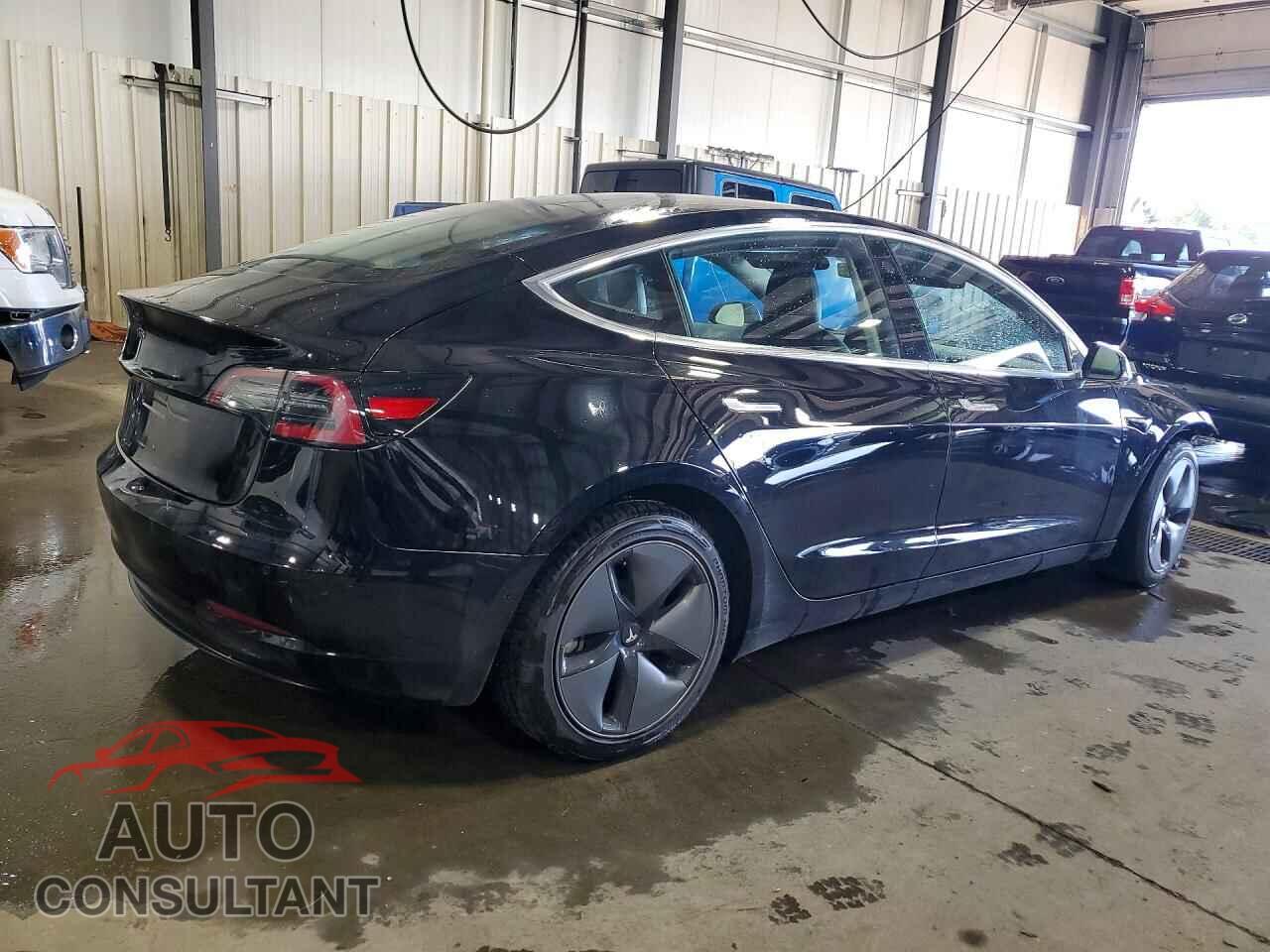 TESLA MODEL 3 2018 - 5YJ3E1EB5JF103111
