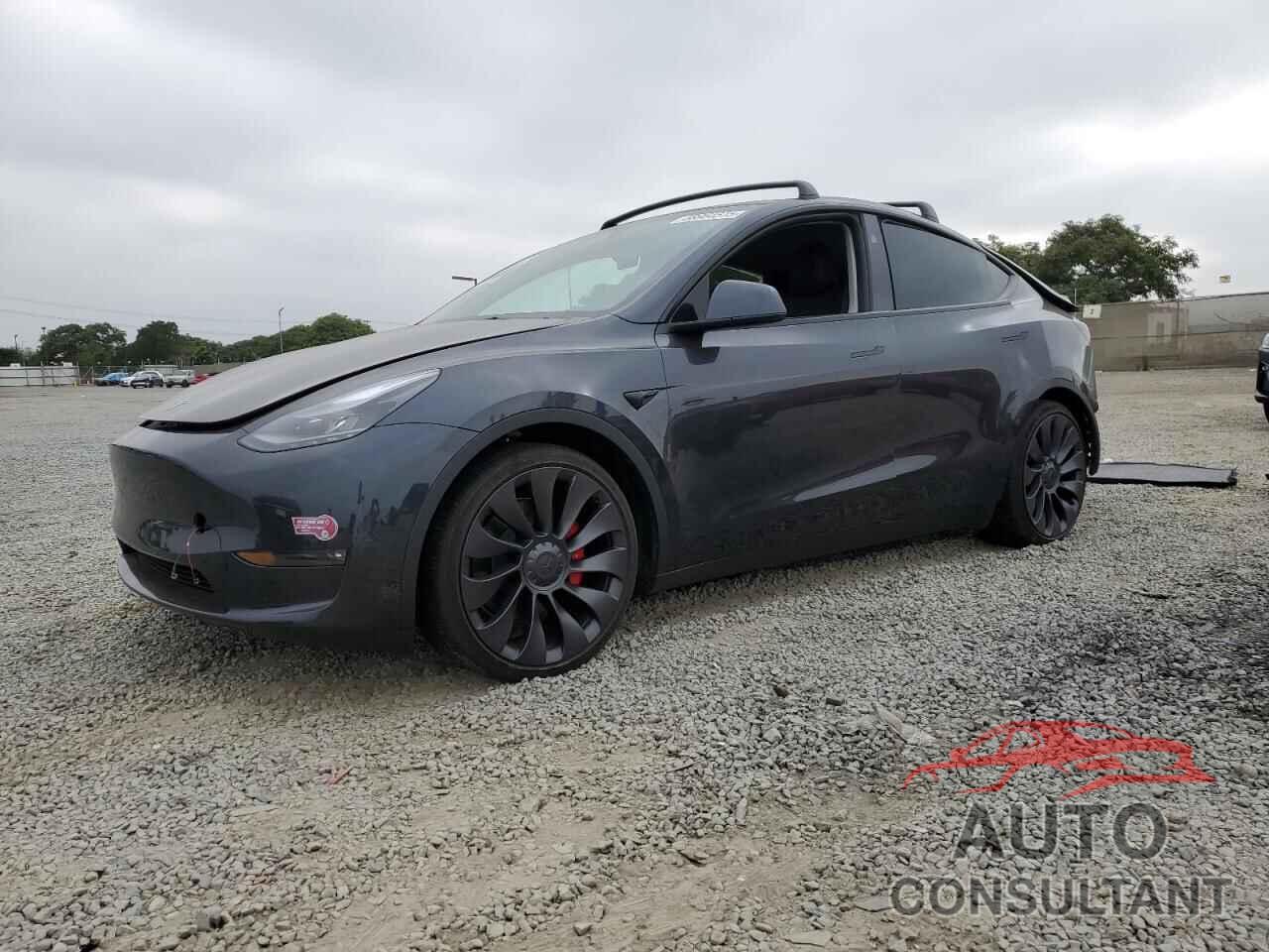 TESLA MODEL Y 2024 - 7SAYGDEF7RF204900