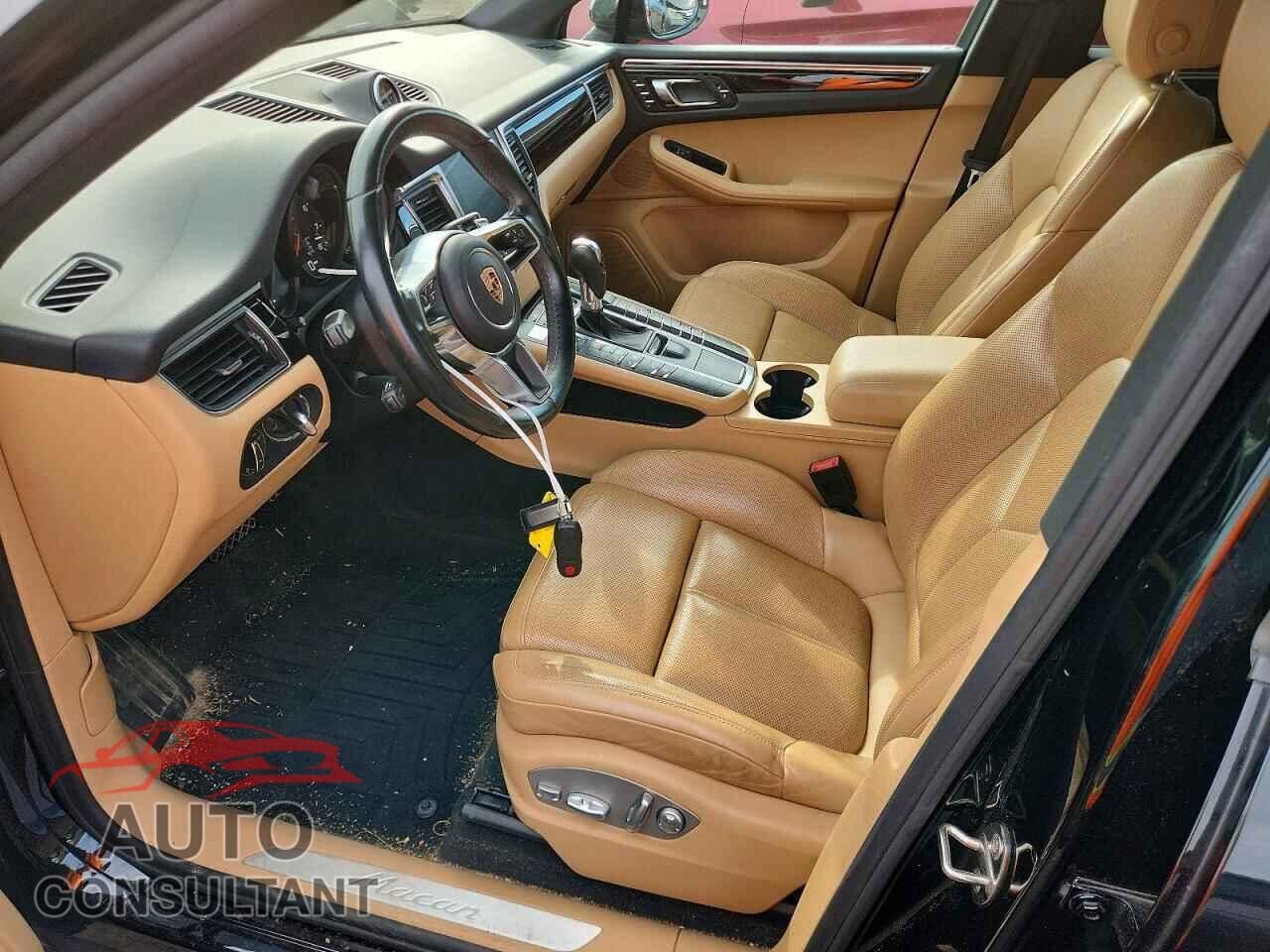 PORSCHE MACAN 2017 - WP1AA2A55HLB00708