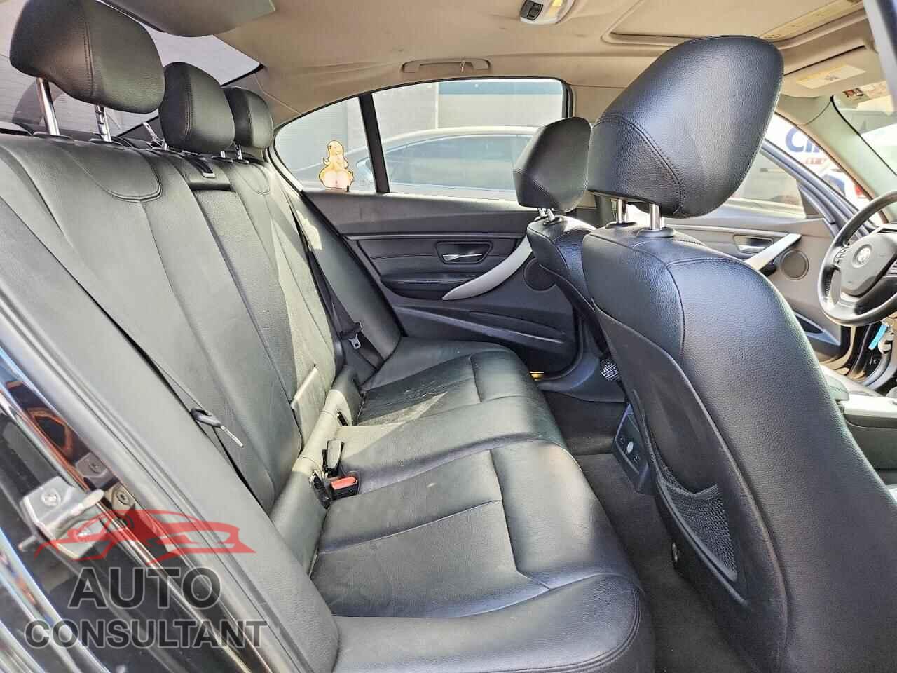 BMW 3 SERIES 2013 - WBA3C1C59DF436167