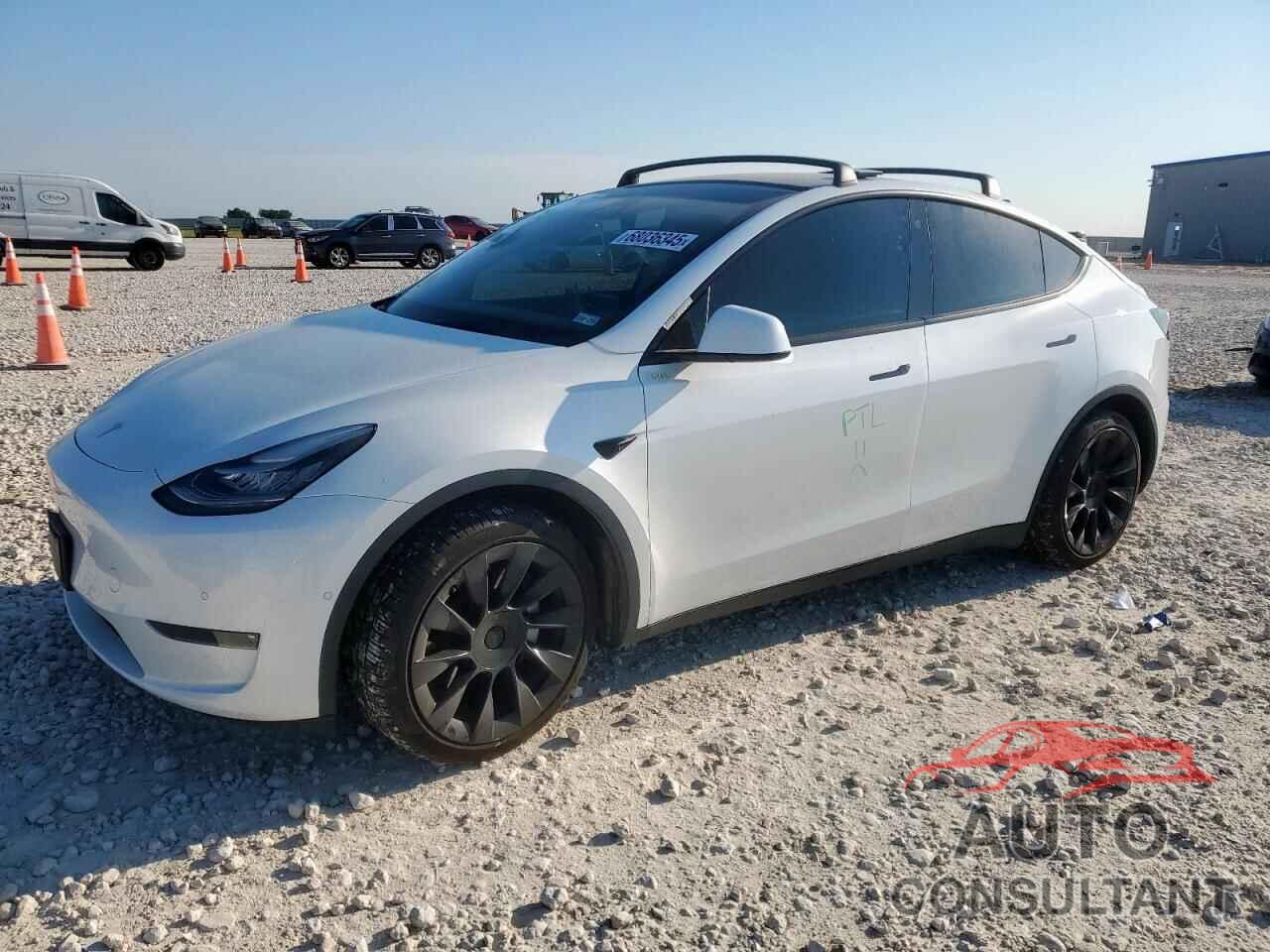 TESLA MODEL Y 2021 - 5YJYGAEE1MF214656