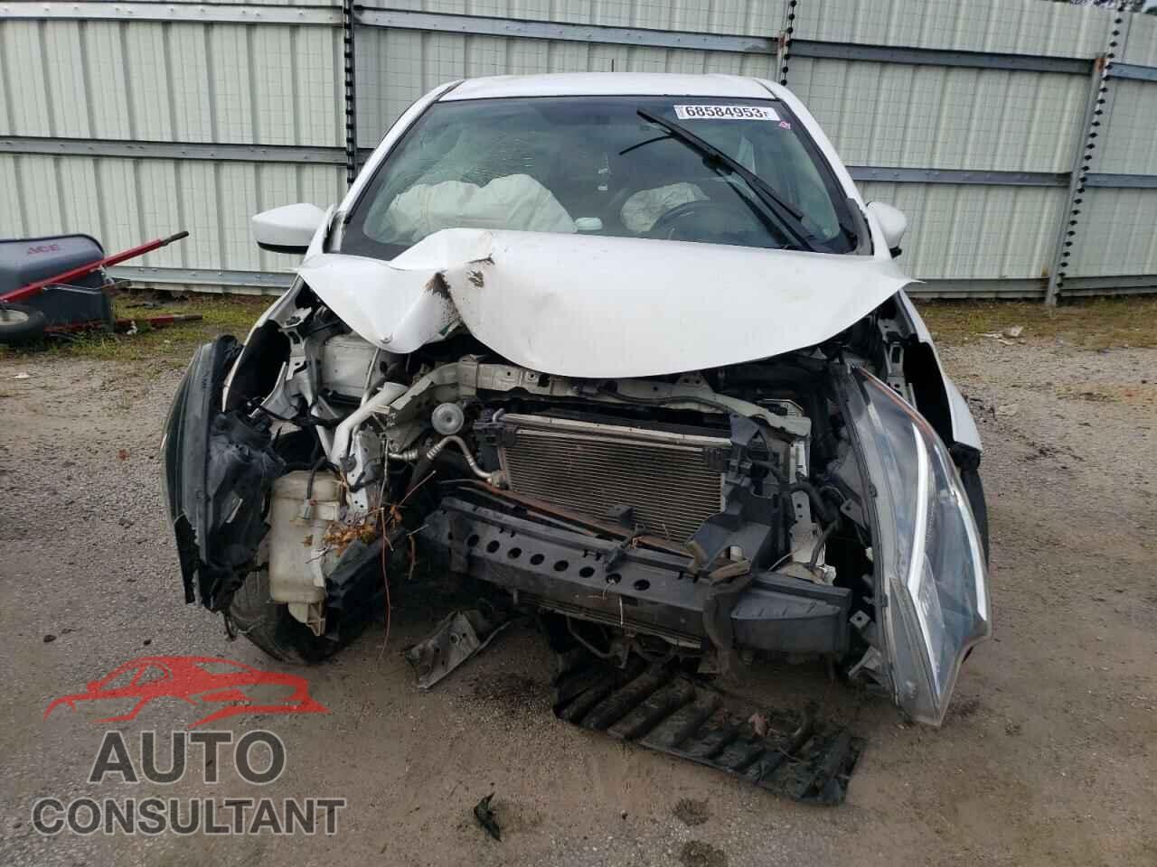 NISSAN VERSA 2017 - 3N1CE2CP9HL363045
