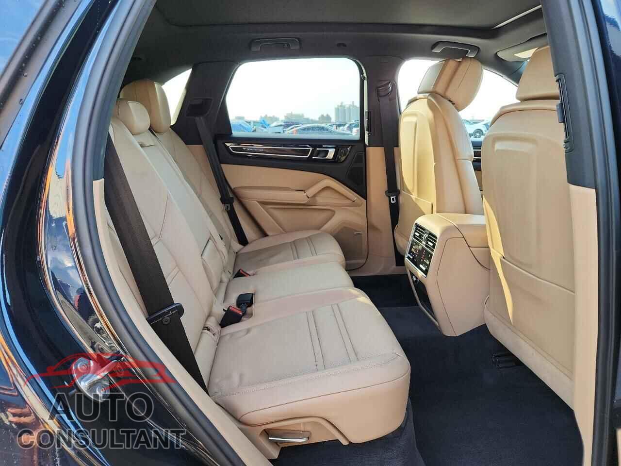 PORSCHE CAYENNE 2019 - WP1AA2AY9KDA18458