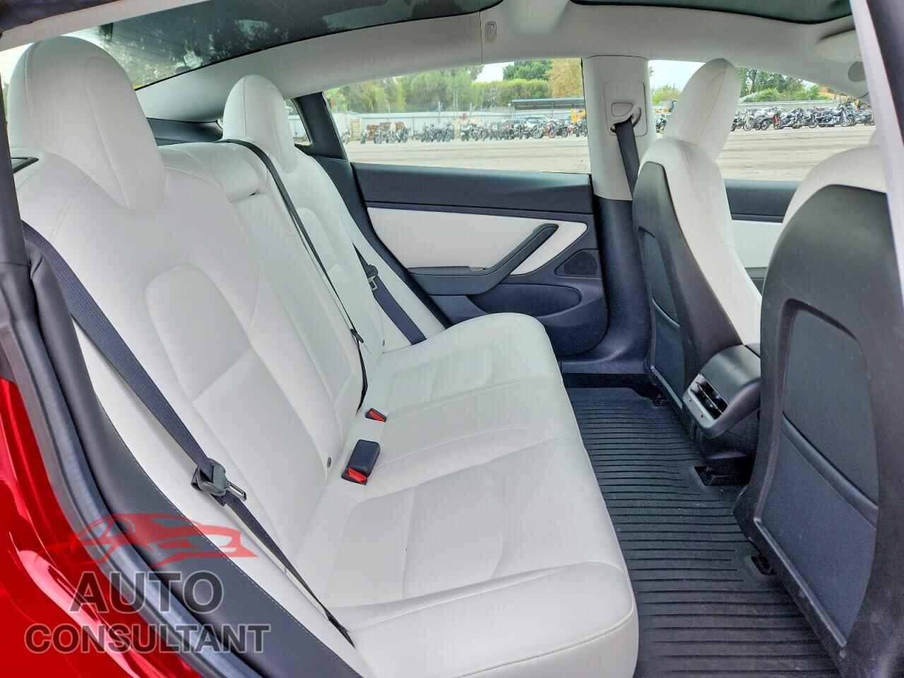 TESLA MODEL 3 2019 - 5YJ3E1EB0KF477594