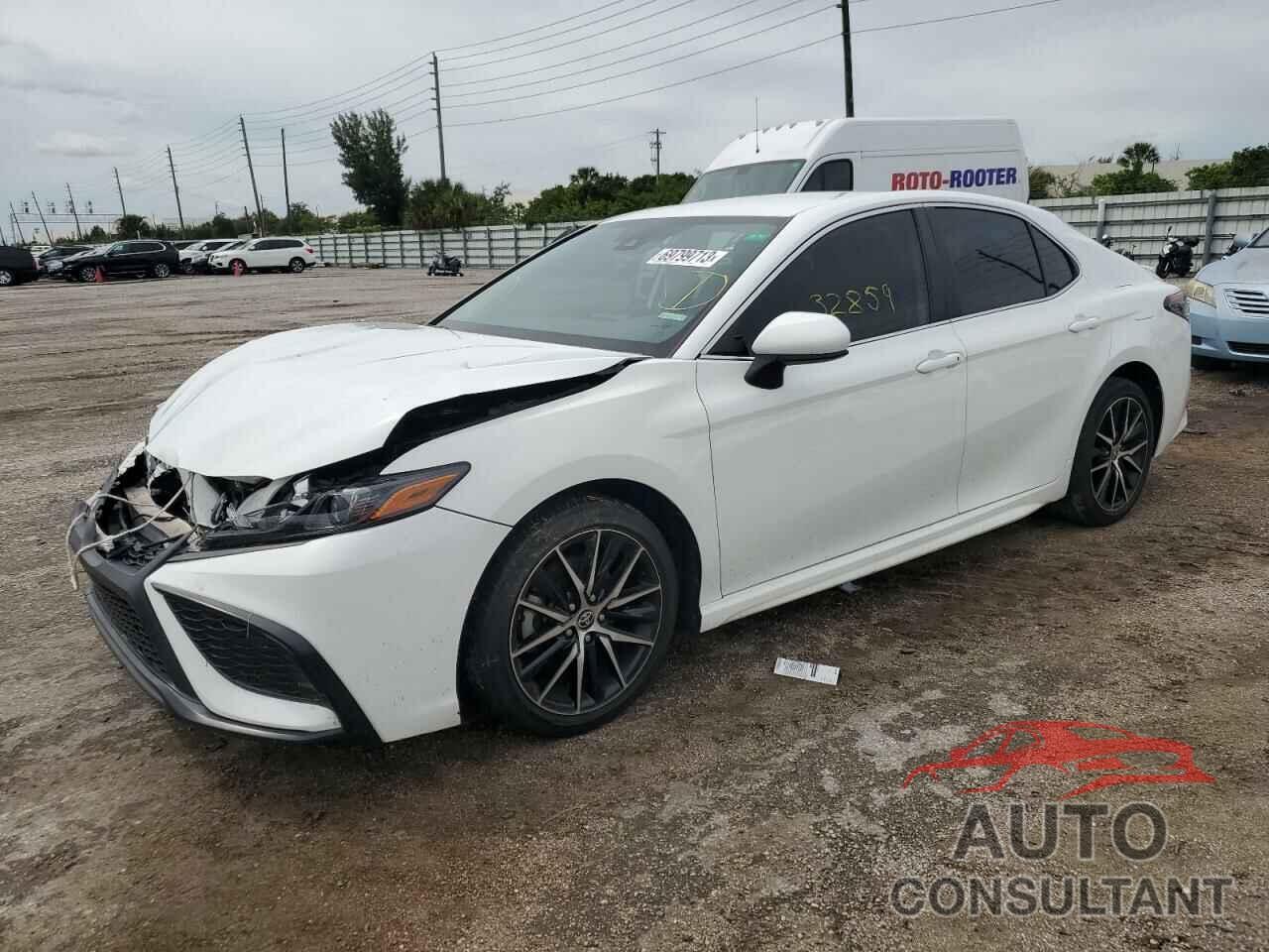 TOYOTA CAMRY 2021 - 4T1G11AK0MU582208
