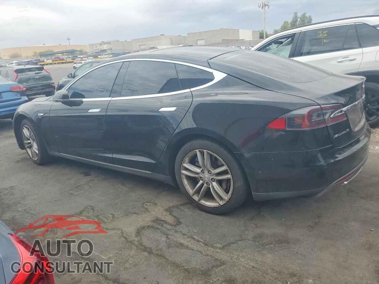 TESLA MODEL S 2015 - 5YJSA1E19FF116174