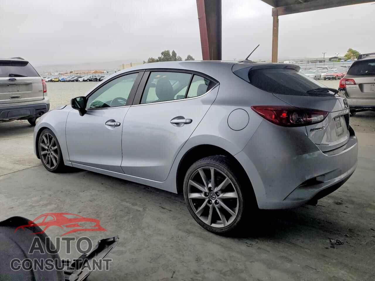 MAZDA 3 2018 - 3MZBN1L32JM199568