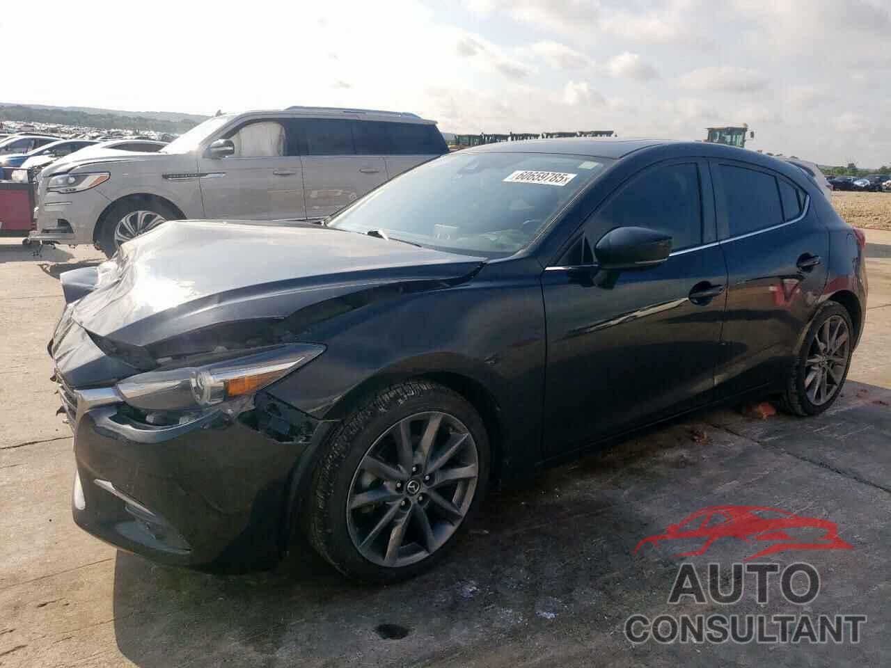 MAZDA 3 2018 - 3MZBN1M36JM180584