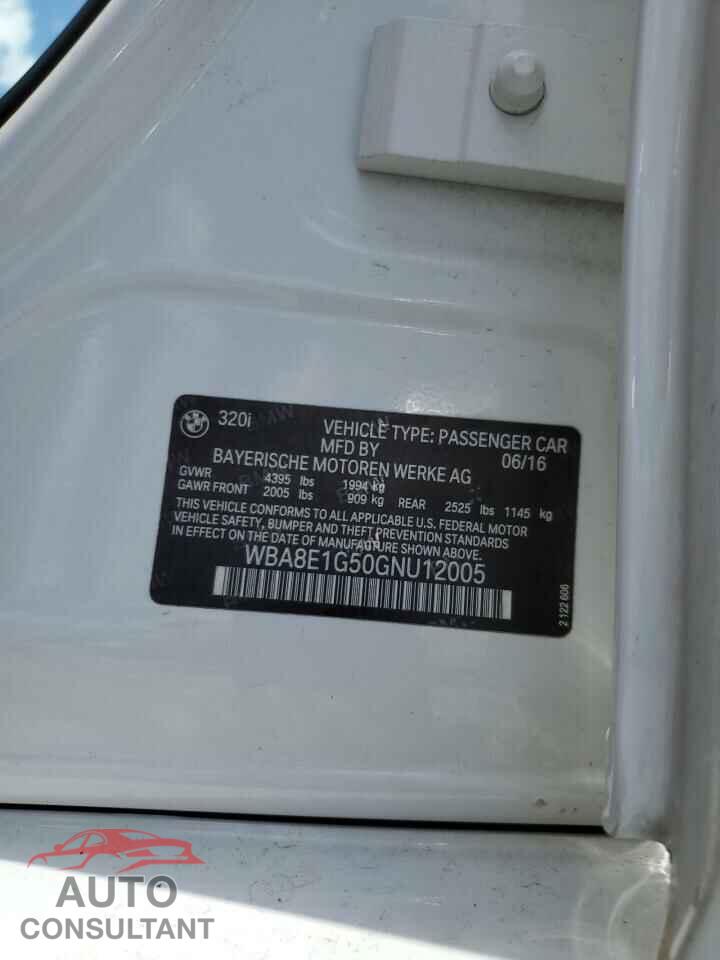 BMW 3 SERIES 2016 - WBA8E1G50GNU12005