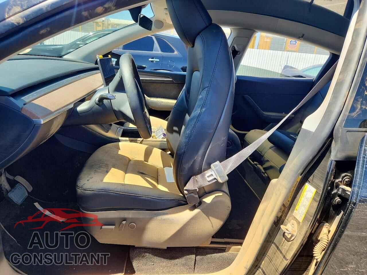 TESLA MODEL Y 2024 - 7SAYGAEE7RF983401