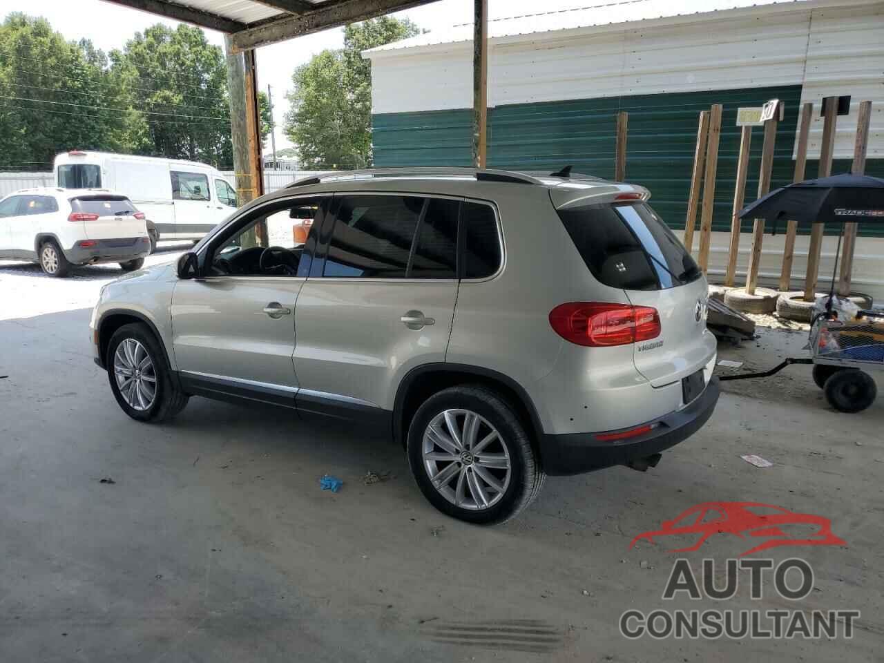 VOLKSWAGEN TIGUAN 2015 - WVGBV7AX0FW607094