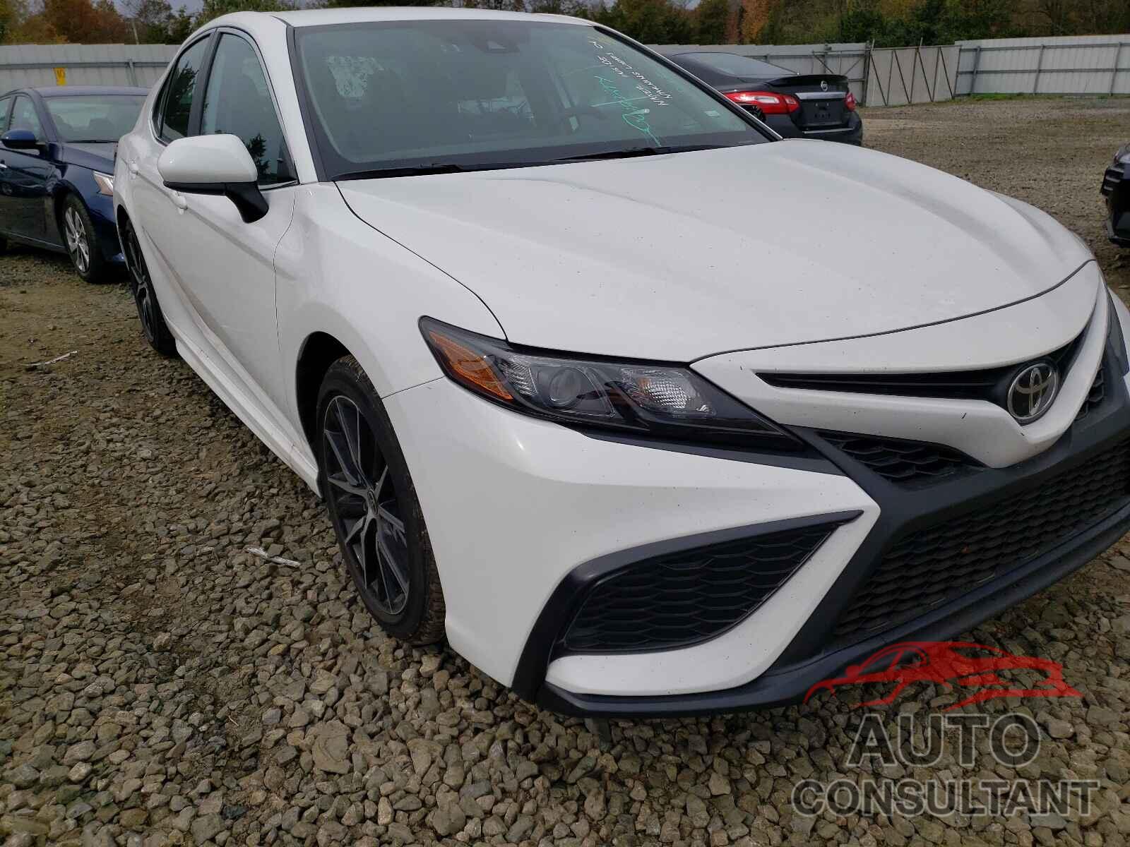 TOYOTA CAMRY 2021 - 4T1G11AK5MU479219