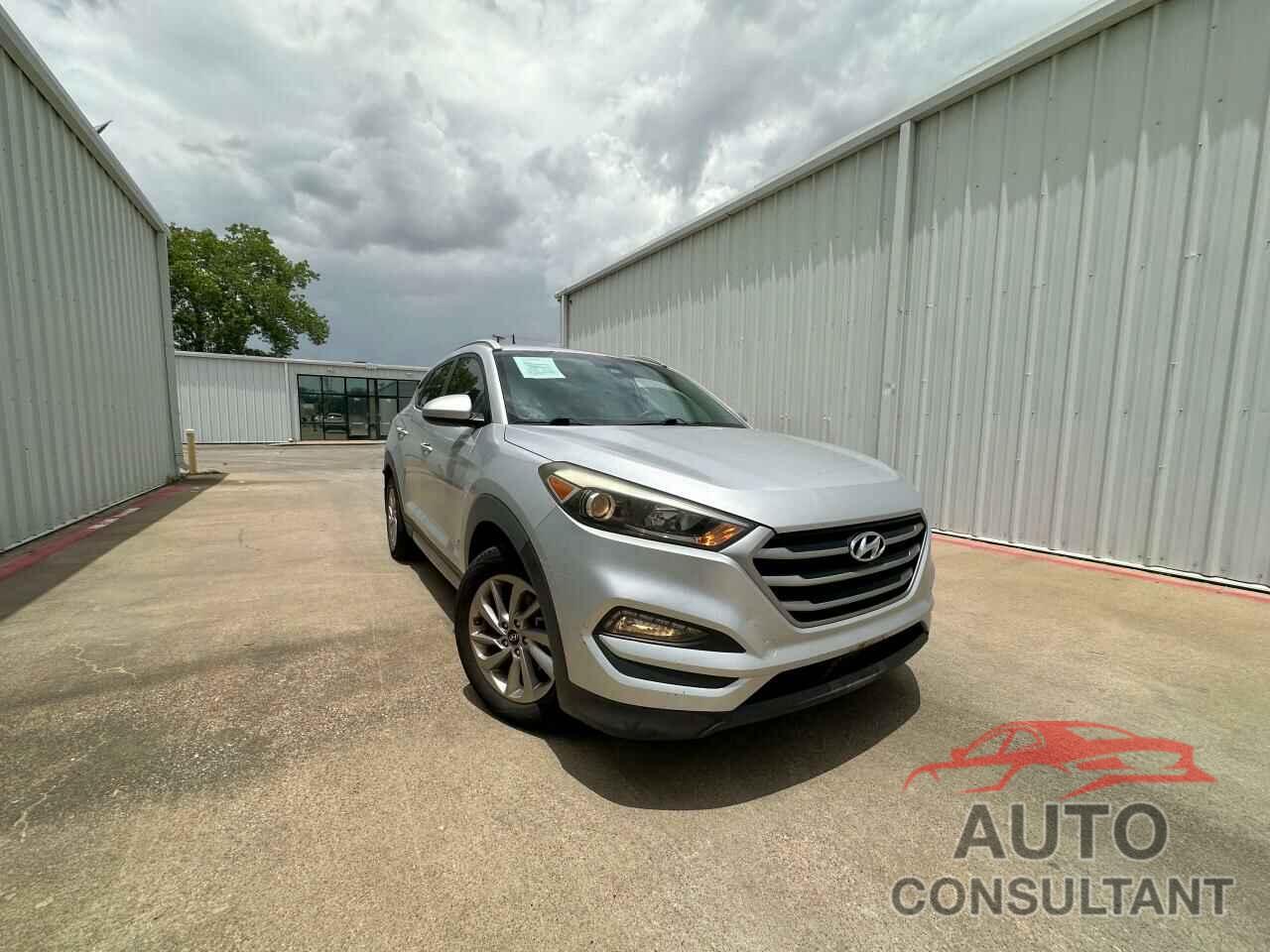 HYUNDAI TUCSON 2017 - KM8J33A45HU322521