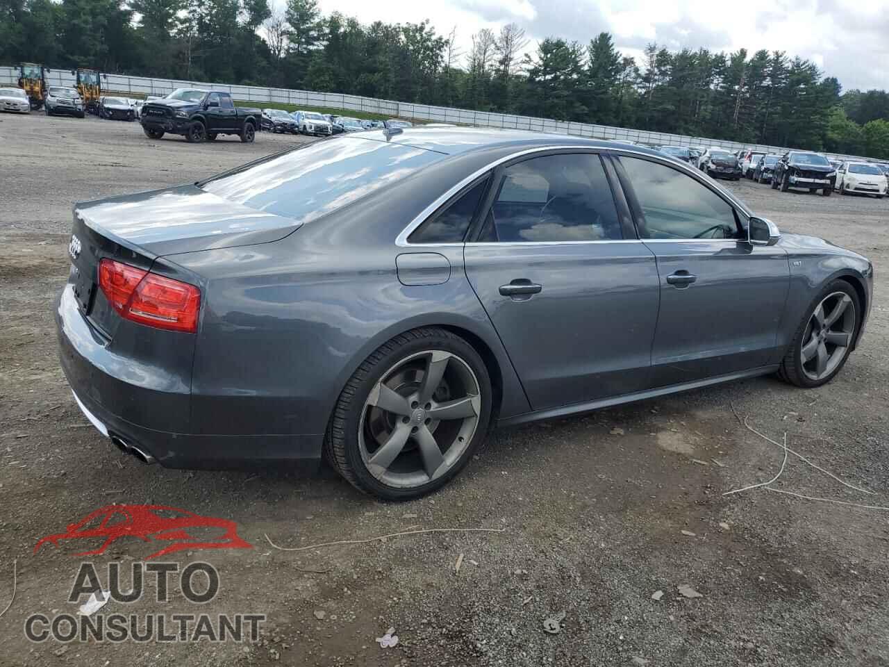 AUDI S8 2013 - WAUD2AFD6DN018195