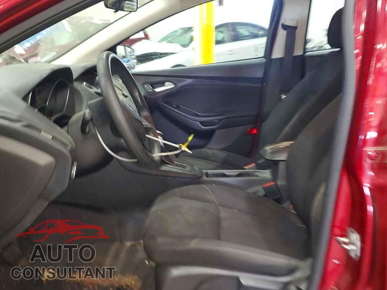 FORD FOCUS 2015 - 1FADP3K26FL210029
