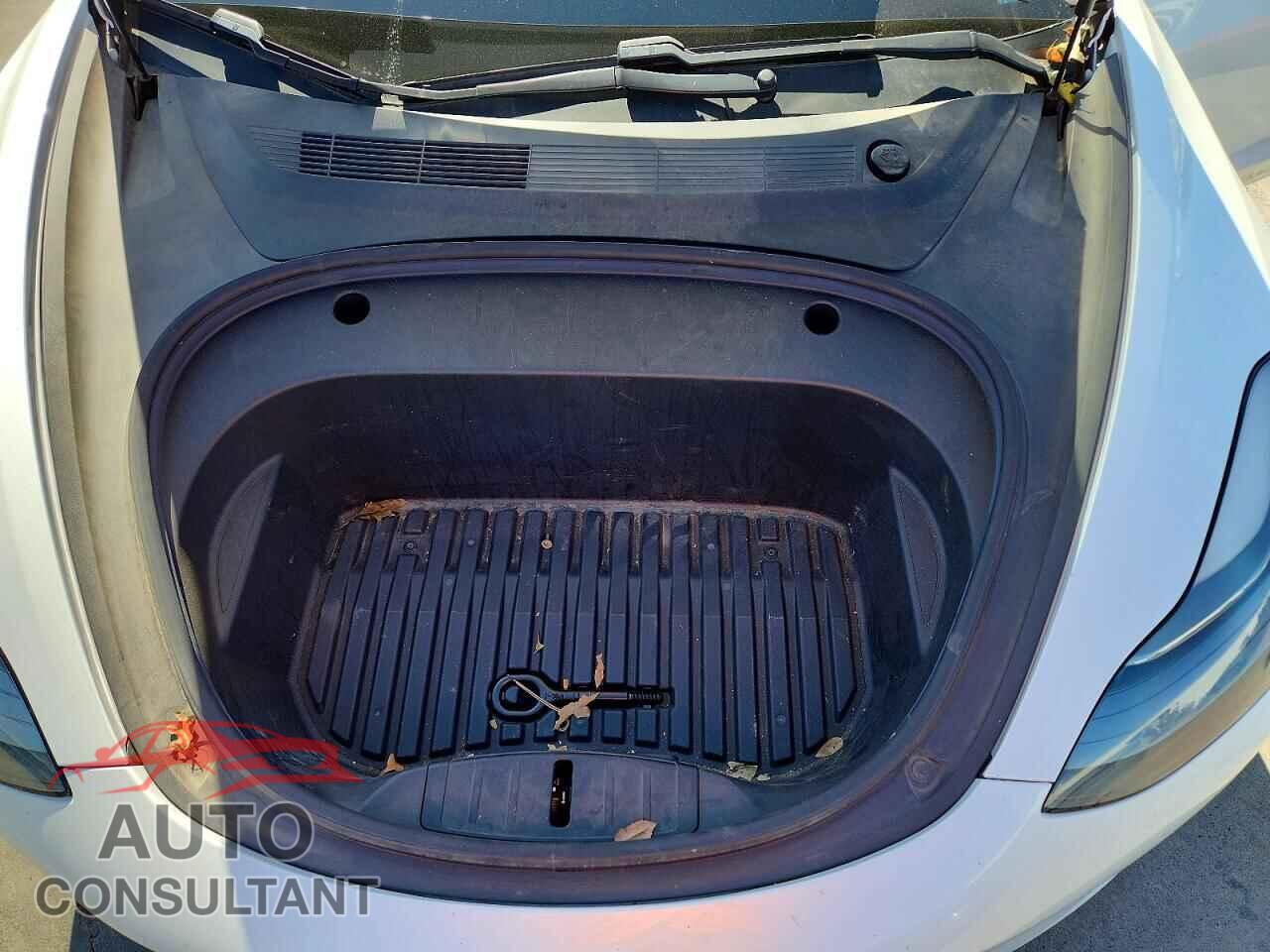 TESLA MODEL 3 2021 - 5YJ3E1EB3MF938094
