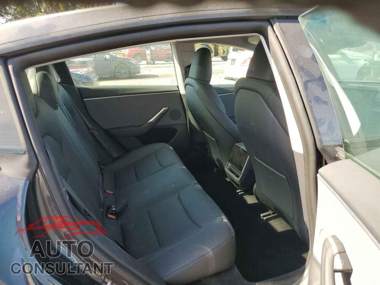 TESLA MODEL 3 2024 - 5YJ3E1EA4RF738730