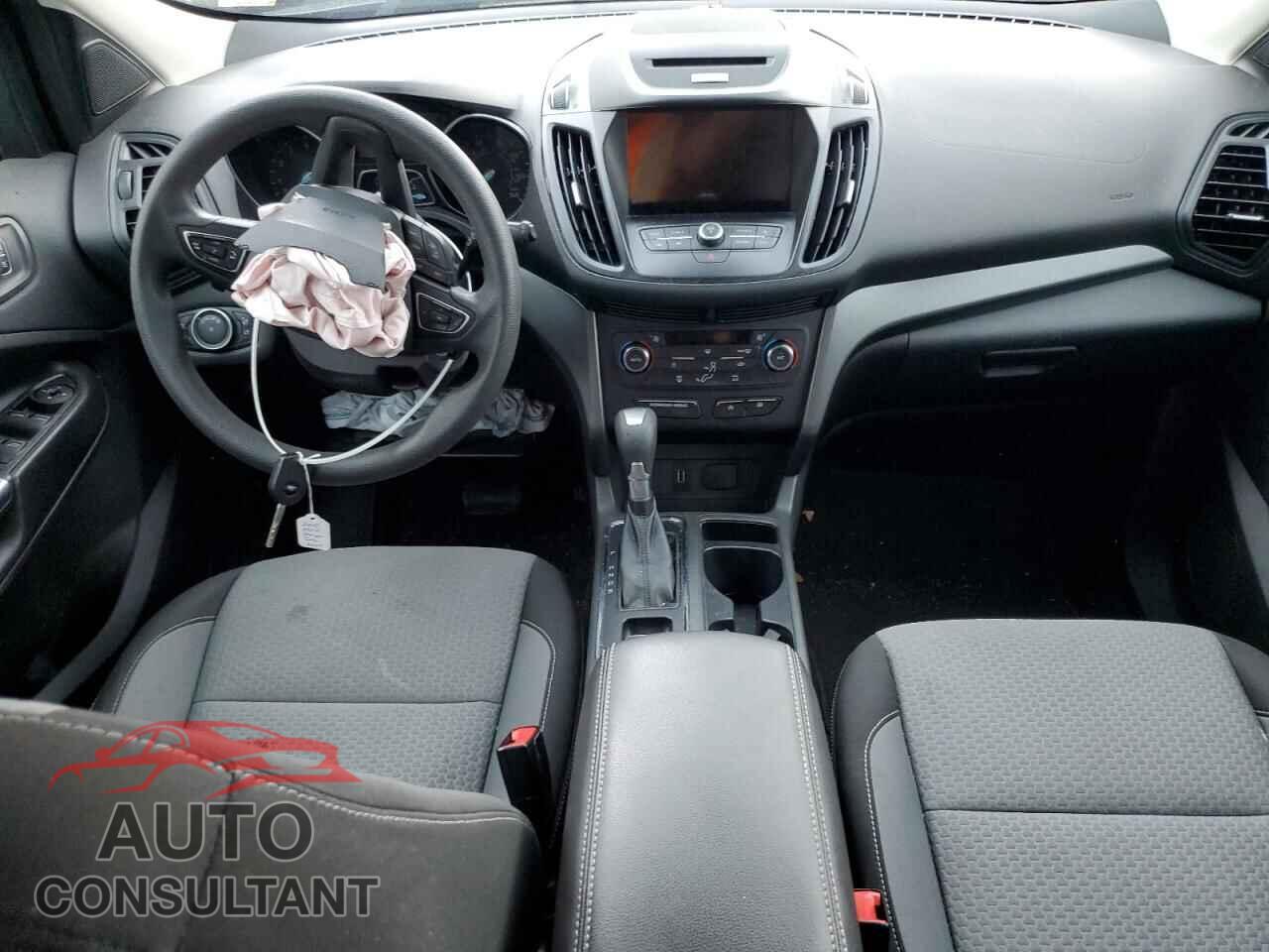 FORD ESCAPE 2017 - 1FMCU0GD7HUB96237