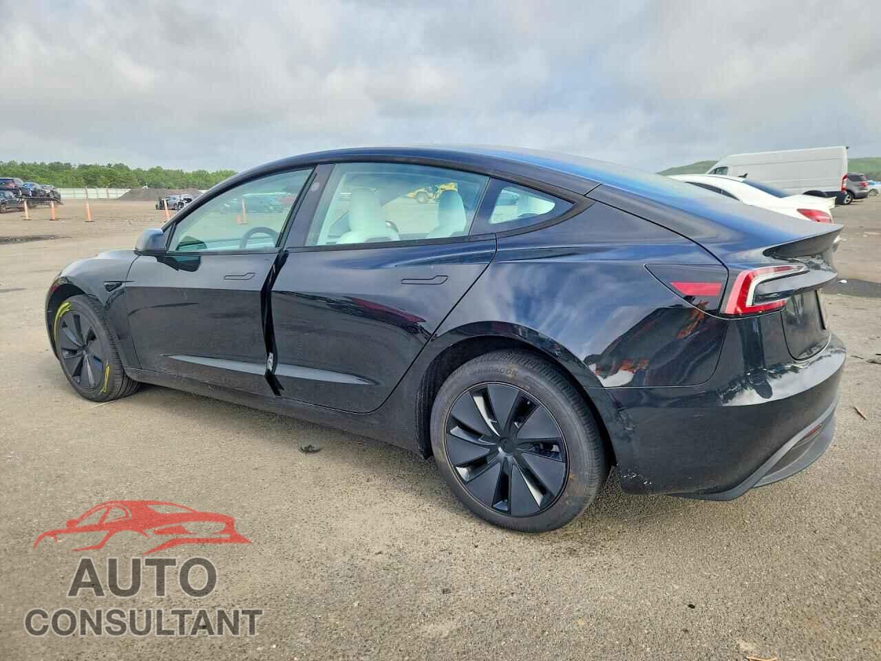 TESLA MODEL 3 2025 - 5YJ3E1EA2SF044091