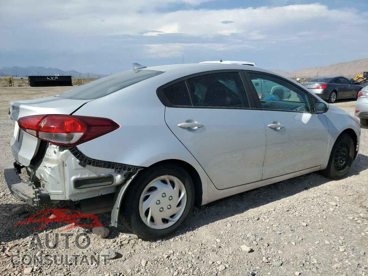 KIA FORTE 2017 - 3KPFK4A75HE129829